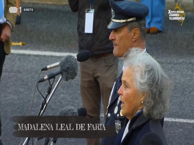 Momento em que voz da Soprano Madalena Leal de Faria falha devido ao frio.
