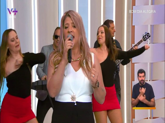 Anny Marques estreia novos temas na Televisão Nacional